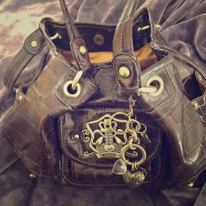 Women’s shoulder bag